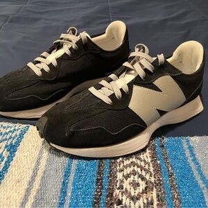 New Balance 327 Black Metallic Silver Size 11.5